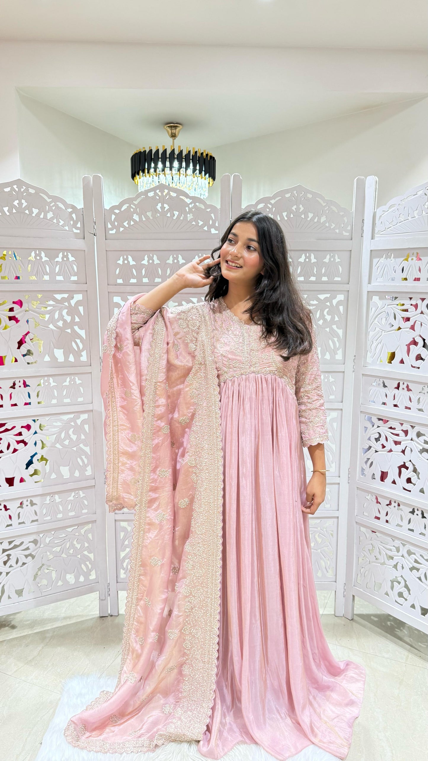 Gown Jardoshi Kathdaana Motiwork