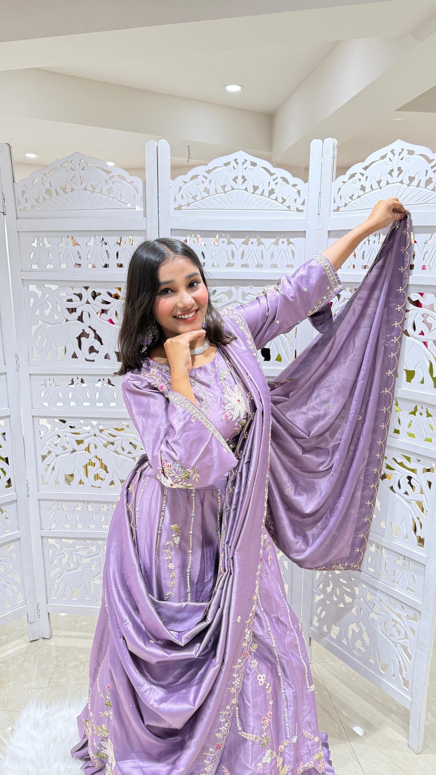 Lehenga Motiwork kathdaana jardoshi