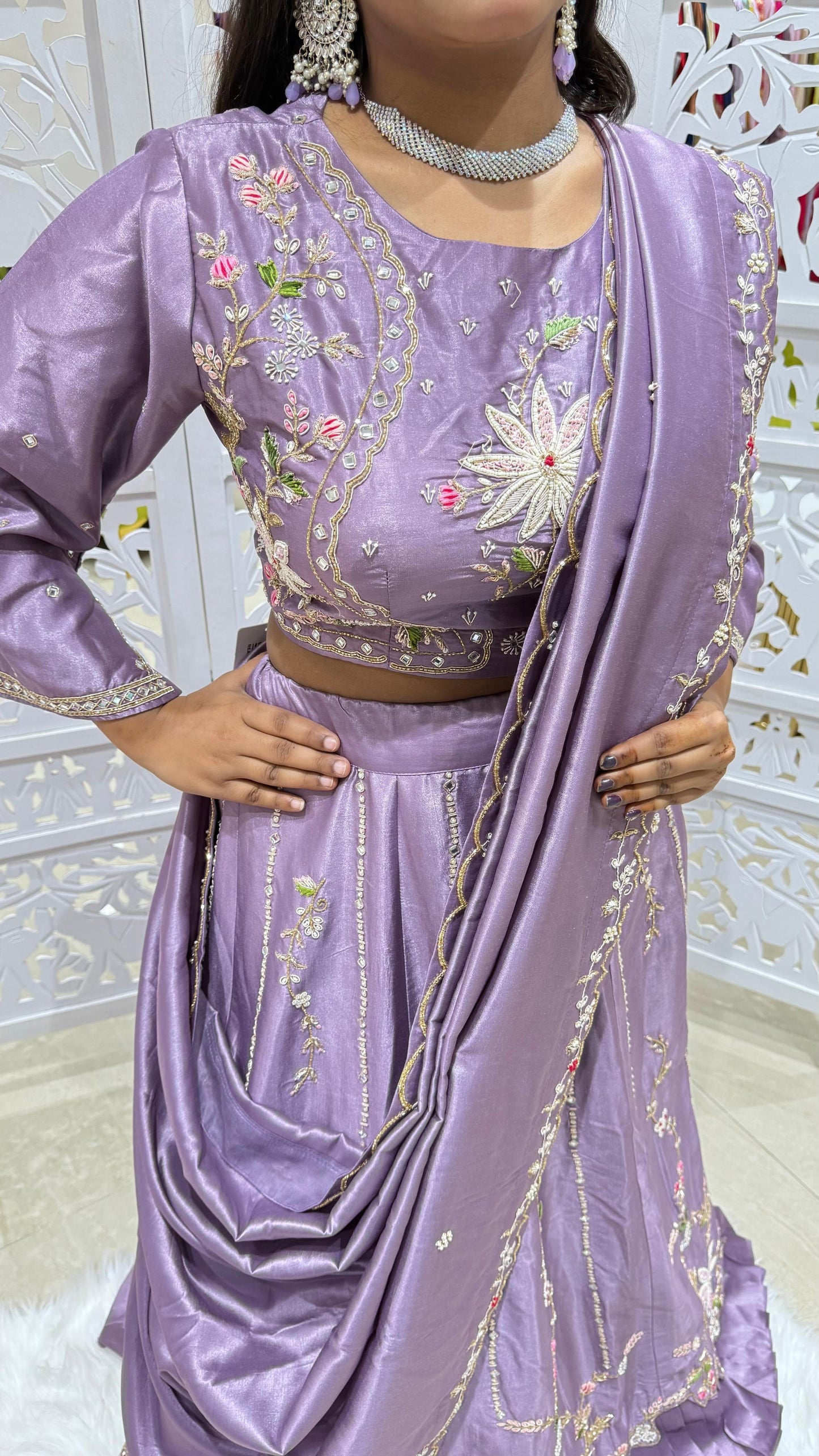 Lehenga Motiwork kathdaana jardoshi