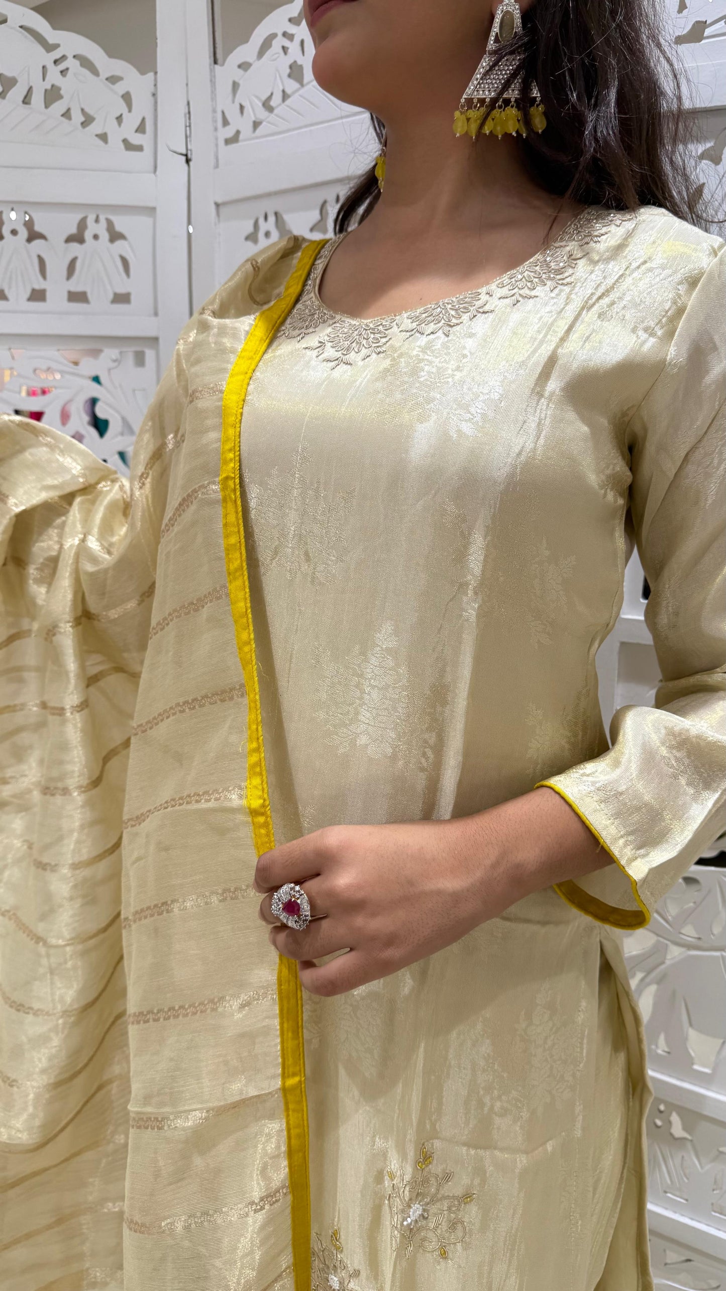 Kurti plazo with Duppata jardoshi kathdaana