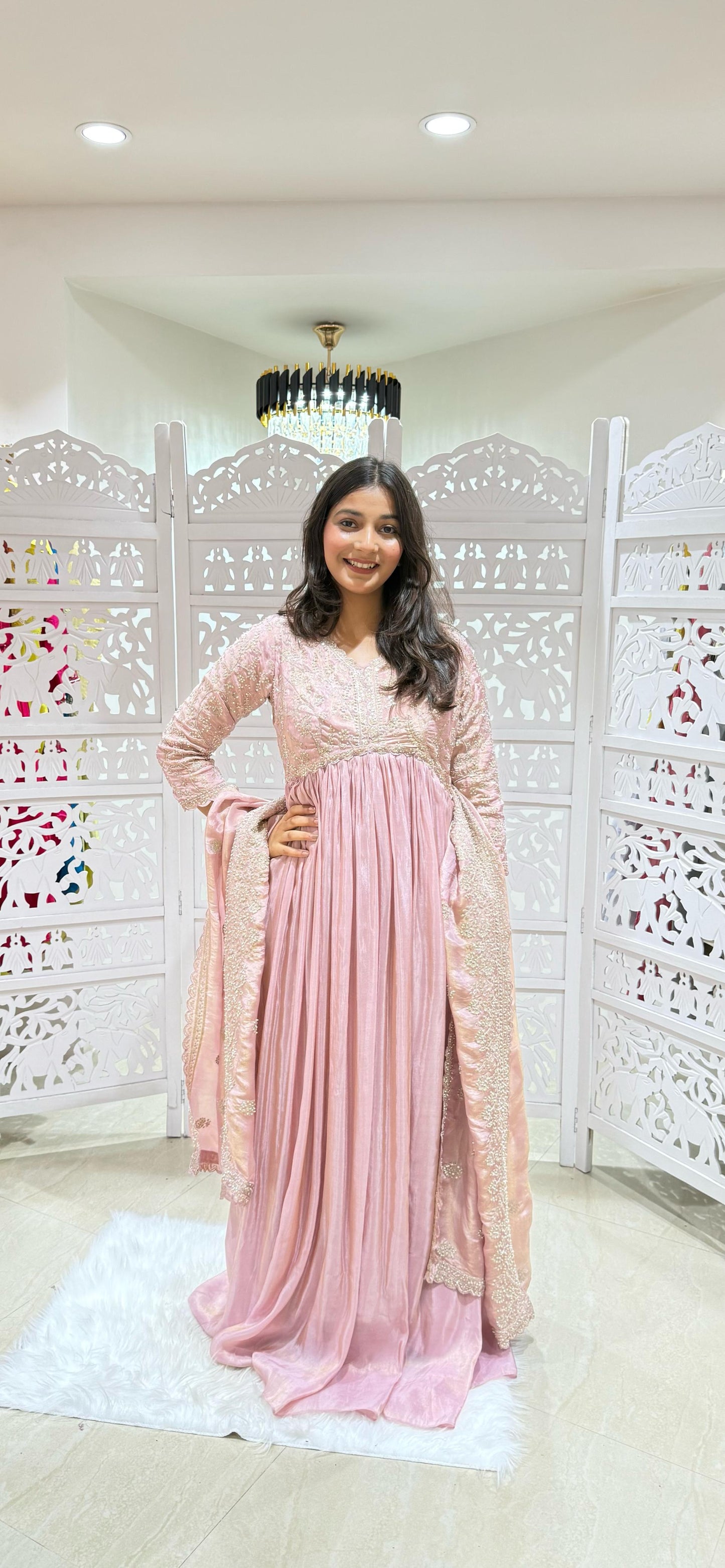 Gown Jardoshi Kathdaana Motiwork