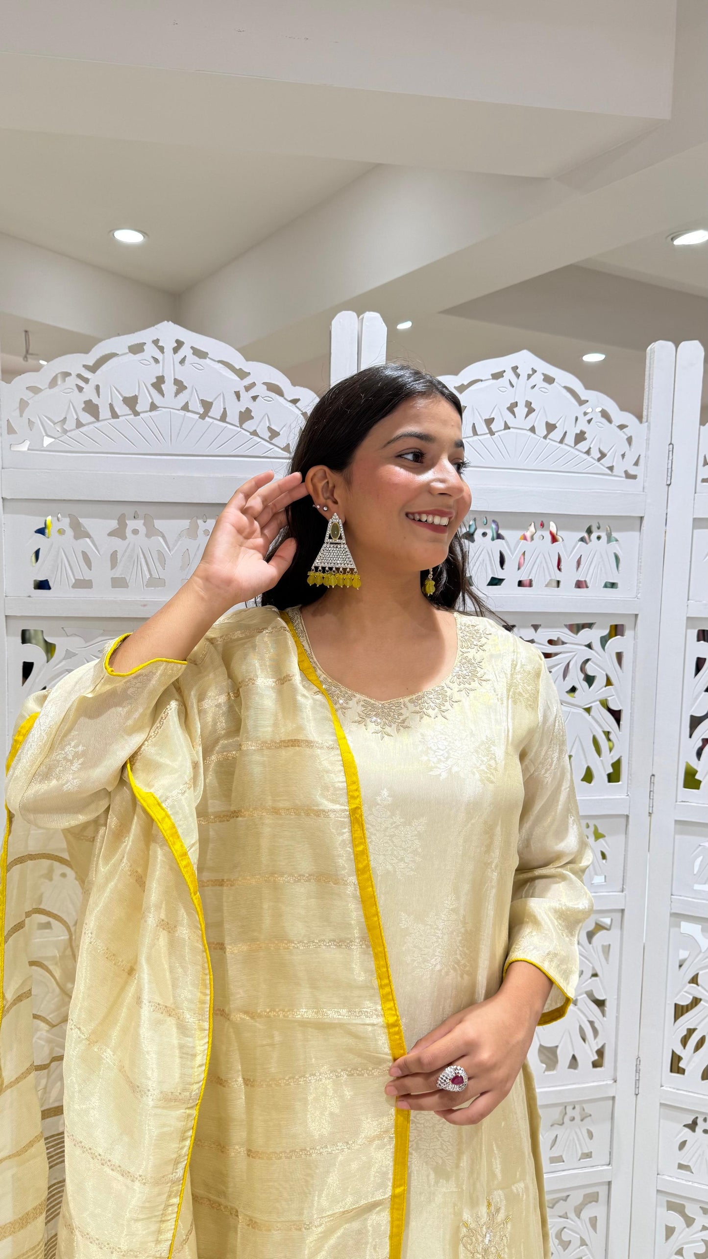 Kurti plazo with Duppata jardoshi kathdaana