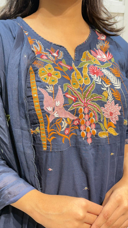 Three piece kurti pant set