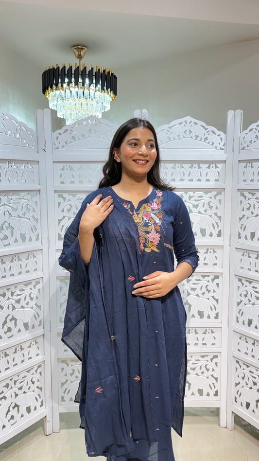 Three piece kurti pant set