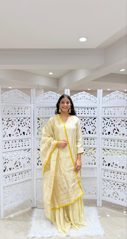 Kurti plazo with Duppata jardoshi kathdaana