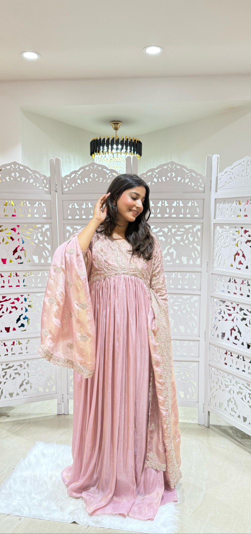 Gown Jardoshi Kathdaana Motiwork