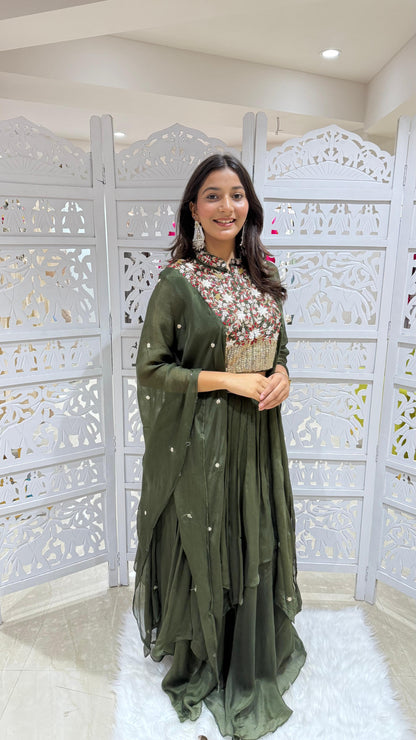 Crop top skirt Kathdaana jardoshi