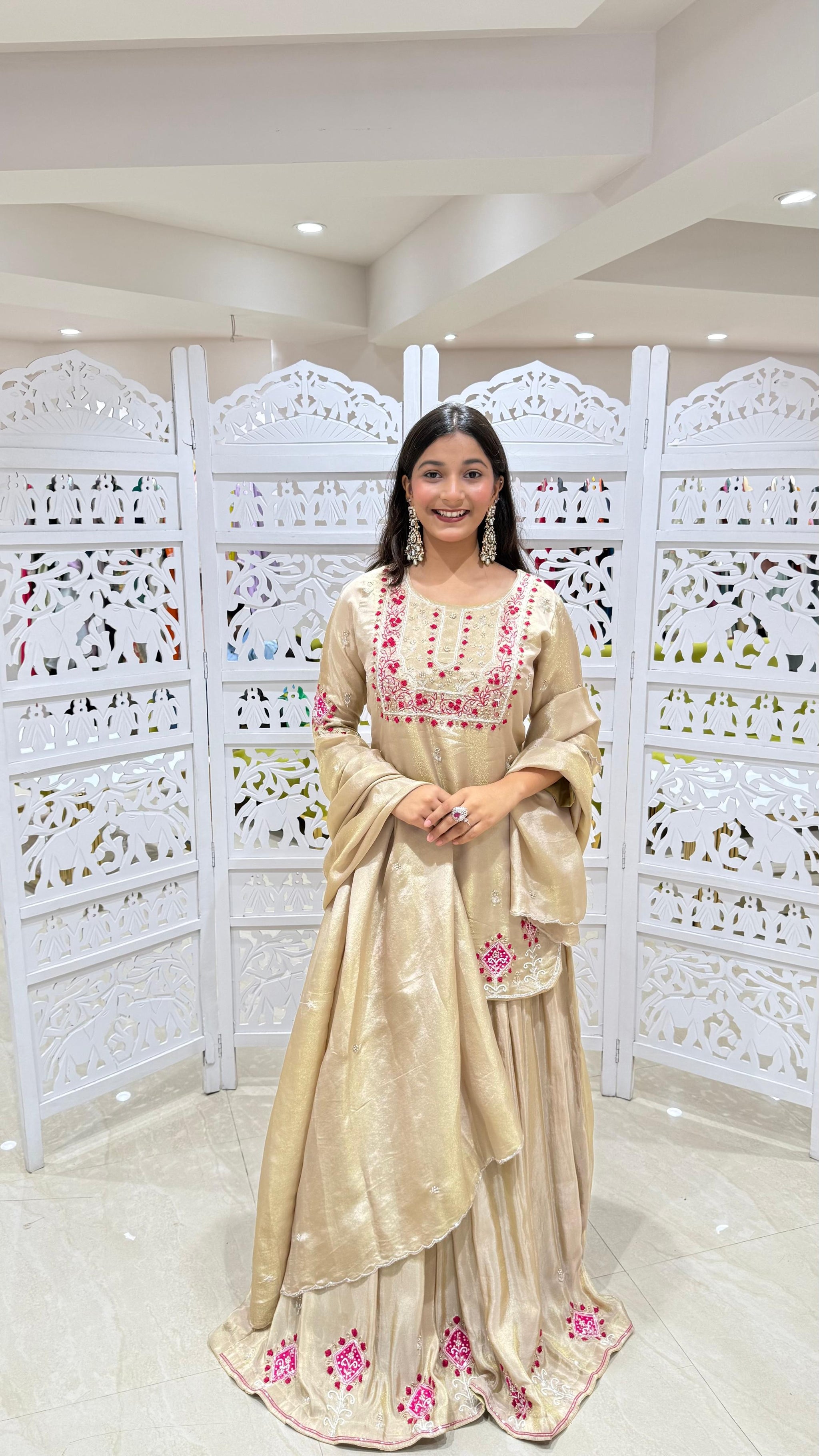 Lehenga threadwok kattdana Sequence jardoshi motiwork