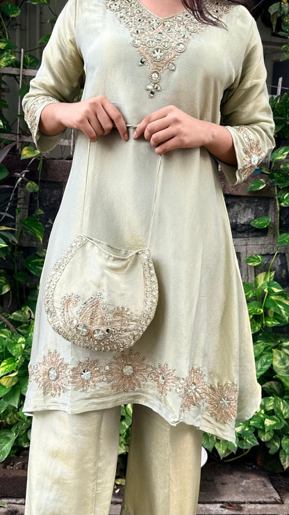 Kurti plazo with pouch
