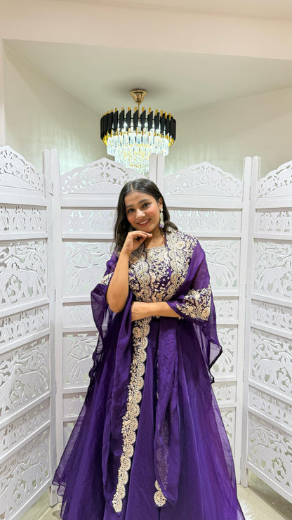 Lehenga jardoshi motiwork